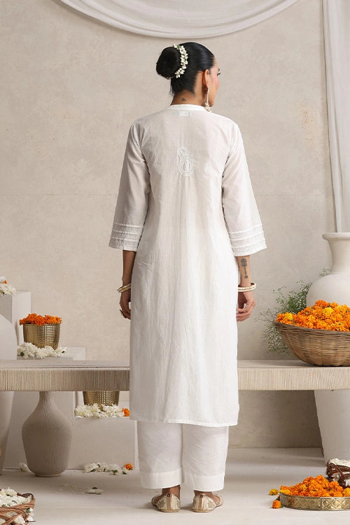 Shwet Women White Chikankari Straight Kurta