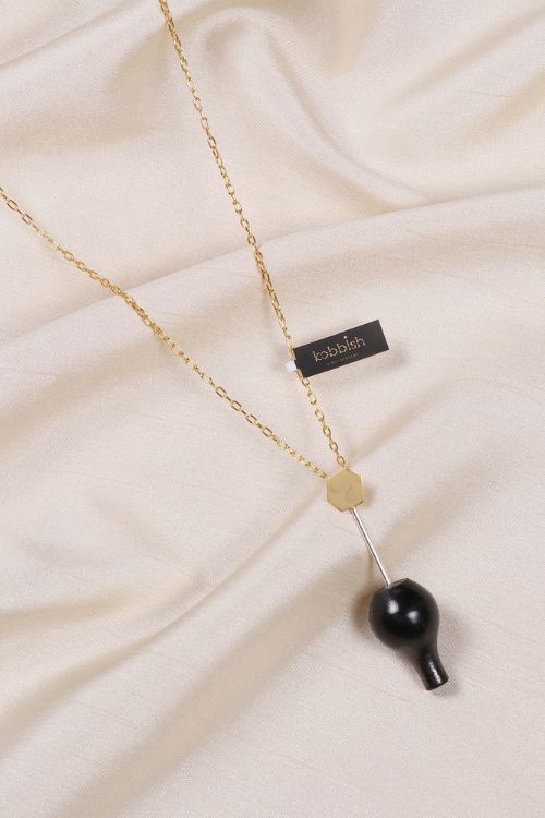 Kabbish'S Mehrab Minimal Pendent Of Black Pottery