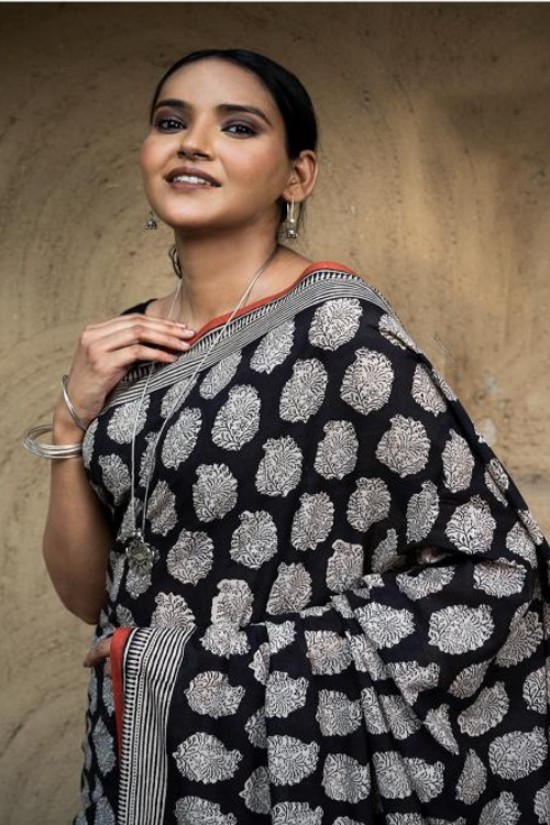 TICH Classic Appeal. Bagru Hand Block Printed Mul Cotton Saree - Black Paisley
