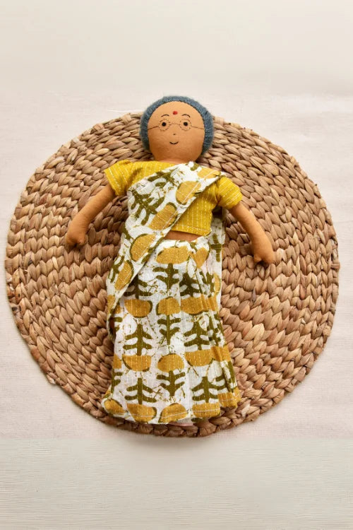 The Good Doll Nilah'S Patti 12 Inch Girl Doll Yellow Saree