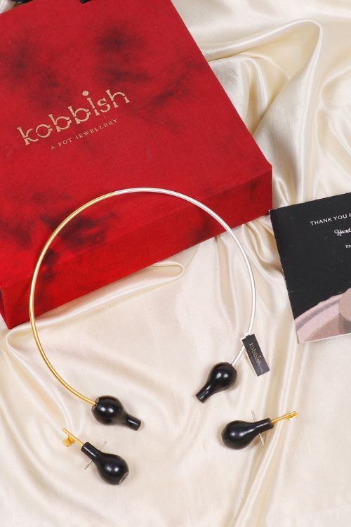 Kabbish'S 'Surahi Choker' Black Pottery, Terracotta