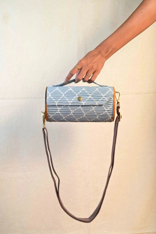 Lukka Chuppi Morning Frost Round Clutch