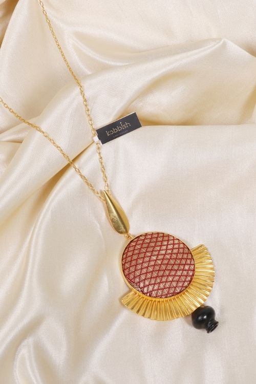 Kabbish'S Bharatnatyam Fan Drape Set Of Black Pottery