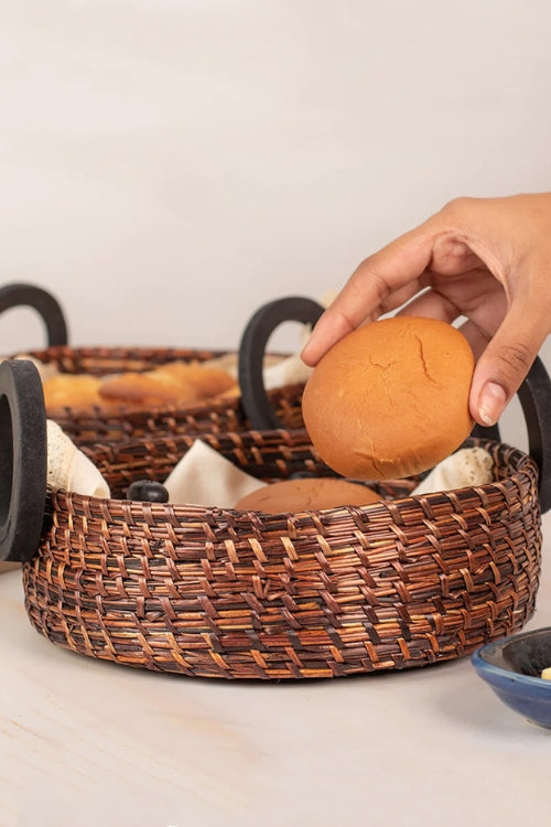 Kadam Haat Handmade Sikki Grass Multipurpose Round Tray