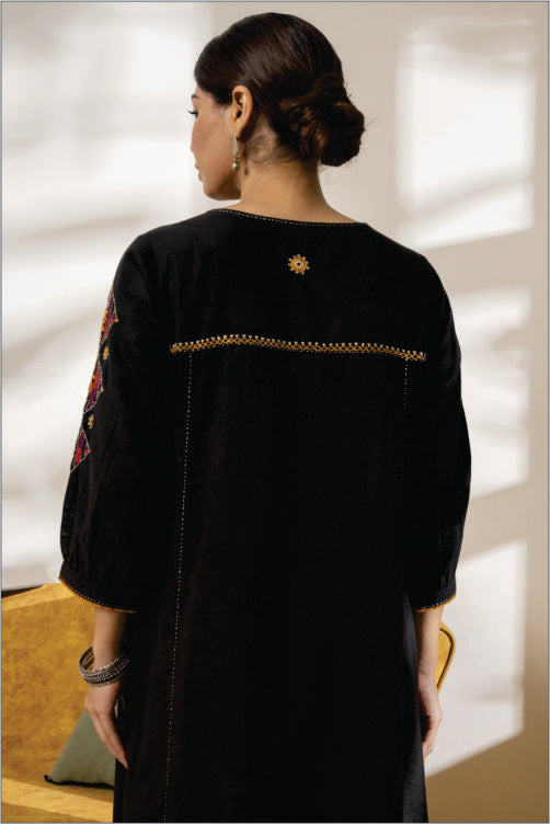 Paheli Black Front-Gather Cotton Kurta With Pakka Hand Embroidery