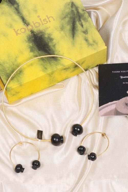'Kabbish'S 'Gagri Choker And Hoop Erring Set Of Black Pottery