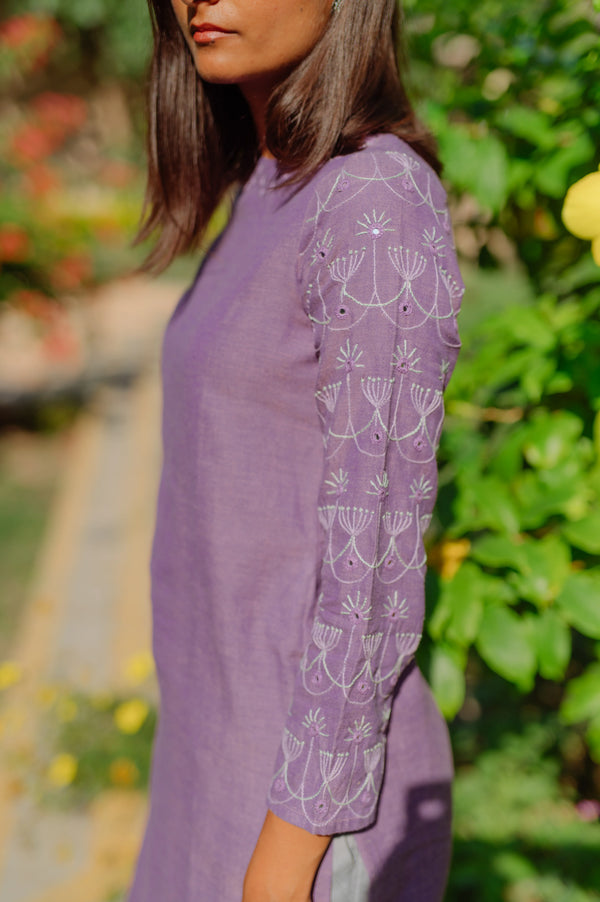 Okhai 'Lyana' Embroidered Cotton Handloom Kurta