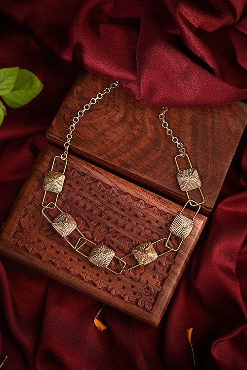 Miharu Ishita'S Intricate Dokra Statement