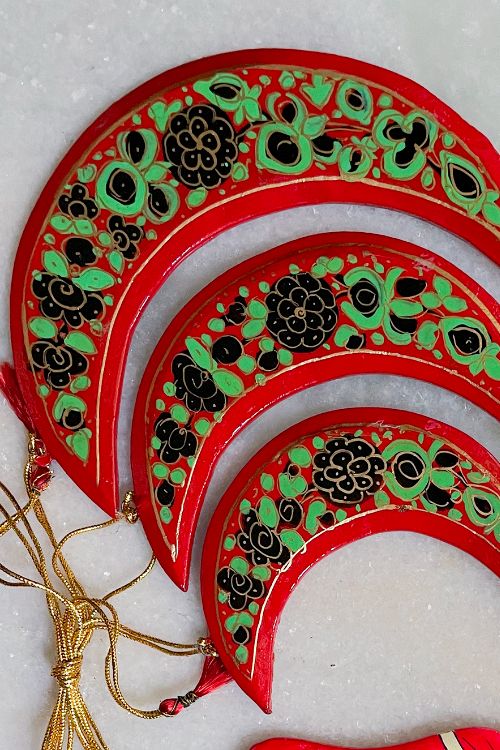 TICH Kashmiri Art Xmas Decorations - Set Of 6 (3 Moons, 3 Santa)