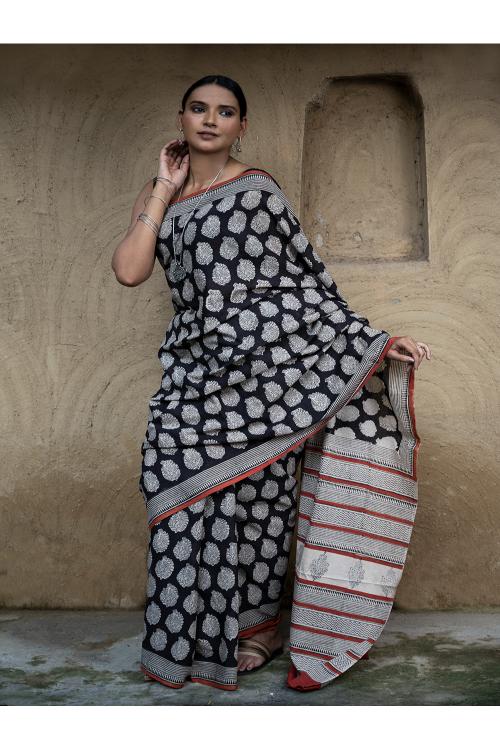 TICH Classic Appeal. Bagru Hand Block Printed Mul Cotton Saree - Black Paisley