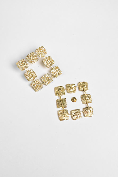 Miharu Vaikunta Studs