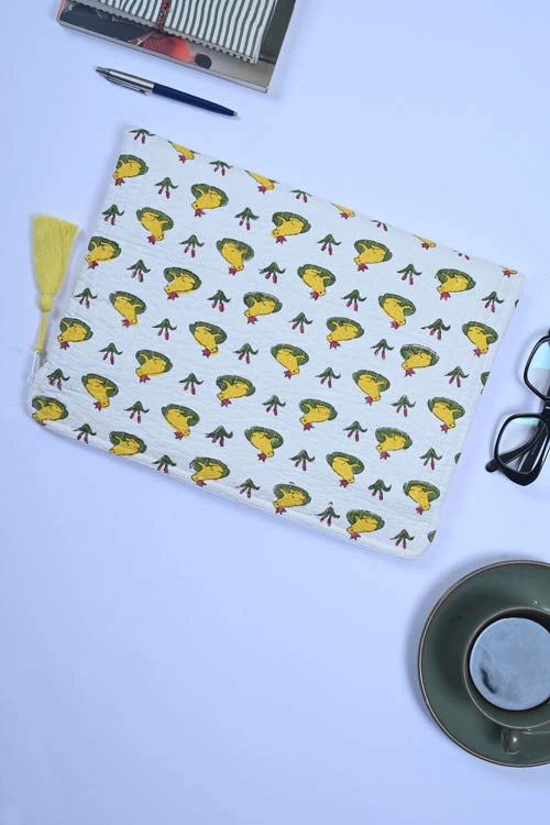 Poddar Exports Yellow Frog Laptop Sleeve
