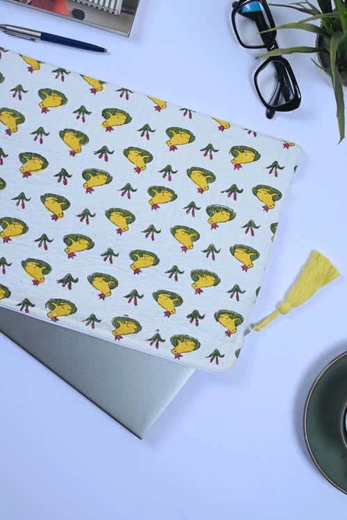 Poddar Exports Yellow Frog Laptop Sleeve