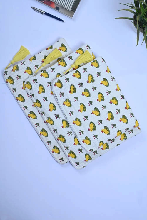 Poddar Exports Yellow Frog Laptop Sleeve
