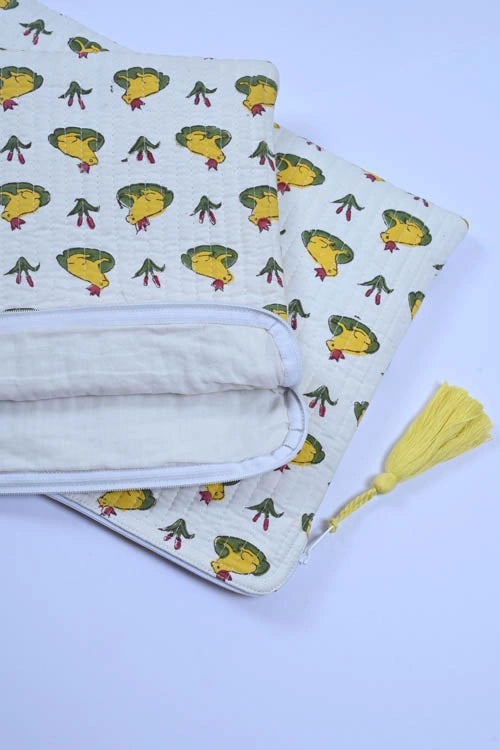 Poddar Exports Yellow Frog Laptop Sleeve