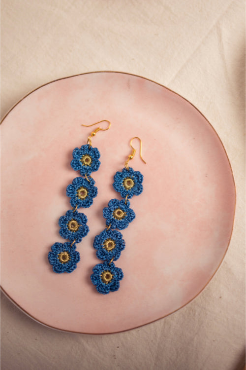 Samoolam Blue Daisies Danglers