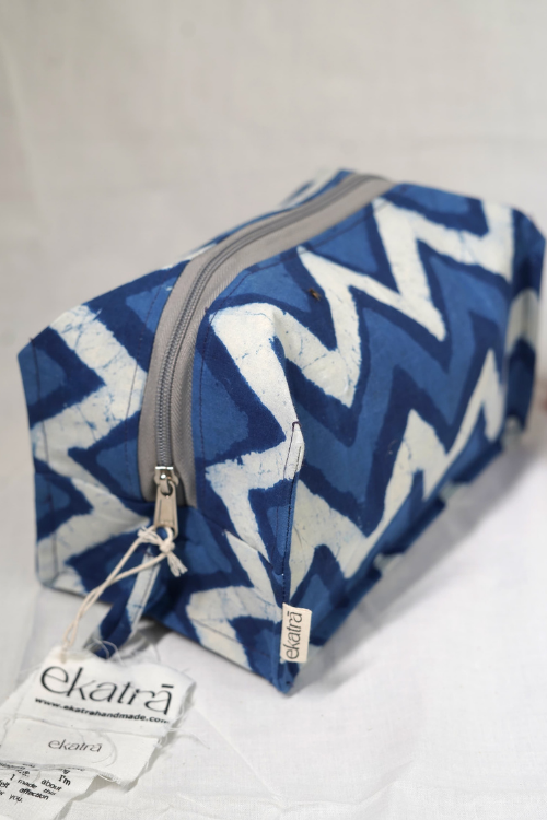 Ekatra 100% Cotton Travel Organizer/Pouch - Indigo Chevron