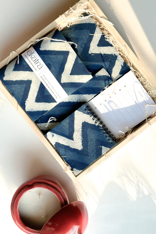 Ekatra Eco Friendly Sollid Motif Stationery Loaded Gift Hamper