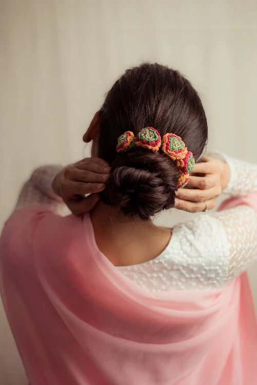 Samoolam Rainbow Daisies - Gajra