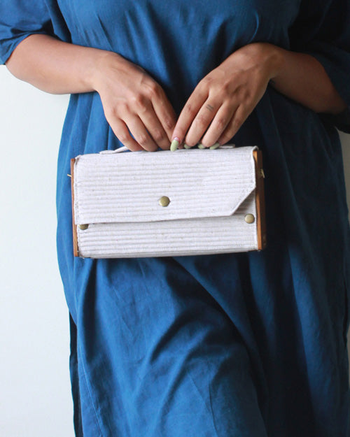 Lukka Chuppi Fog Box Clutch - Single Sleeve