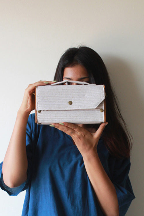 Lukka Chuppi Fog Box Clutch - Single Sleeve