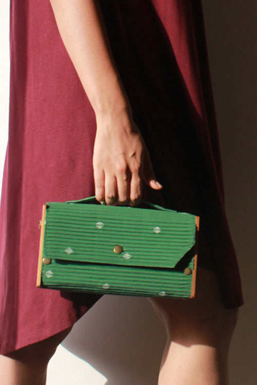 Lukka Chuppi Fern Box Clutch - Single Sleeve