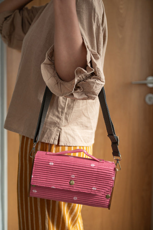 Lukka Chuppi Mauve Box Clutch - Single Sleeve