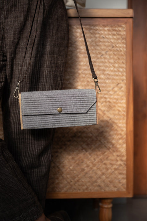 Lukka Chuppi Cadet Mini Clutch - Single Sleeve