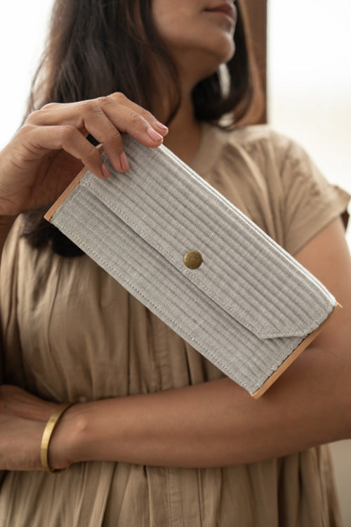 Lukka Chuppi Fog Mini Clutch - Single Sleeve