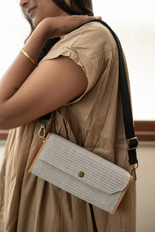 Lukka Chuppi Fog Mini Clutch - Single Sleeve