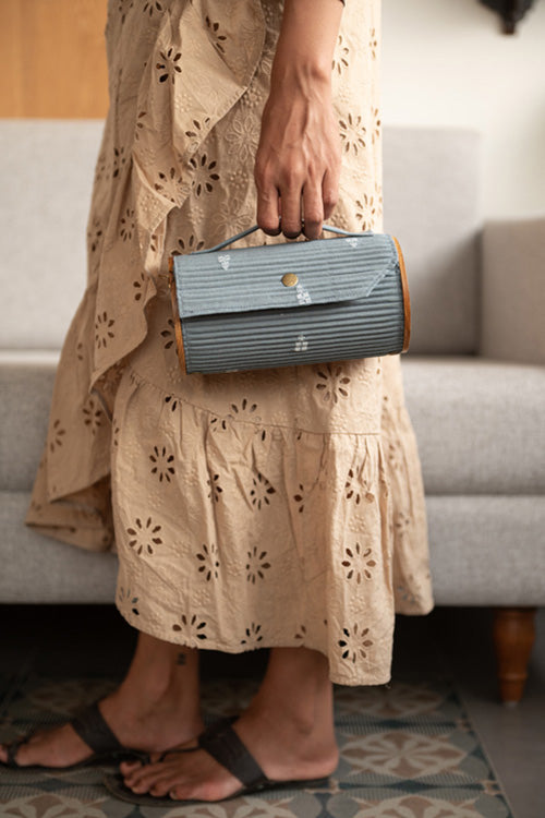 Lukka Chuppi Ash Gray Round Clutch - Single Sleeve