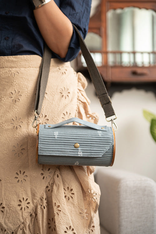 Lukka Chuppi Ash Gray Round Clutch - Single Sleeve