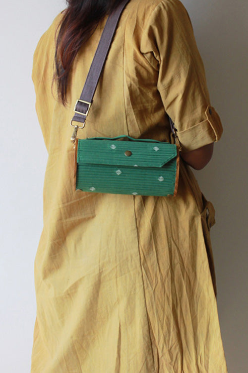 Lukka Chuppi Fern Round Clutch - Single Sleeve