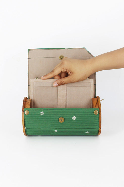 Lukka Chuppi Fern Round Clutch - Single Sleeve