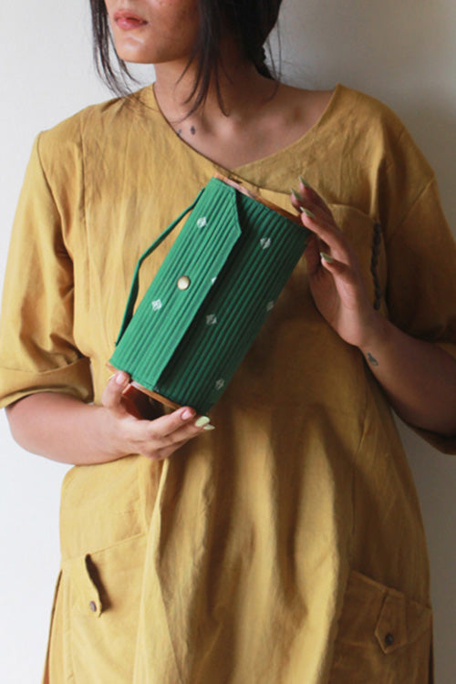 Lukka Chuppi Fern Round Clutch - Single Sleeve