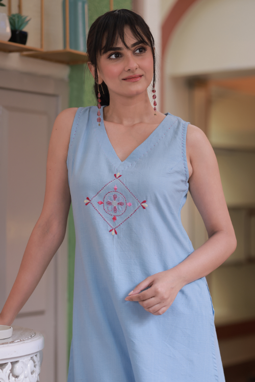 Bebaak Megha Handwoven Sleeveless Kurta Set