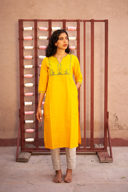 Urmul'Beryl' Classic' Kurti.