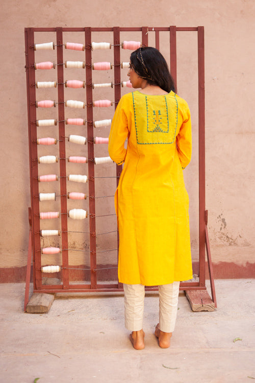 Urmul'Beryl' Classic' Kurti.