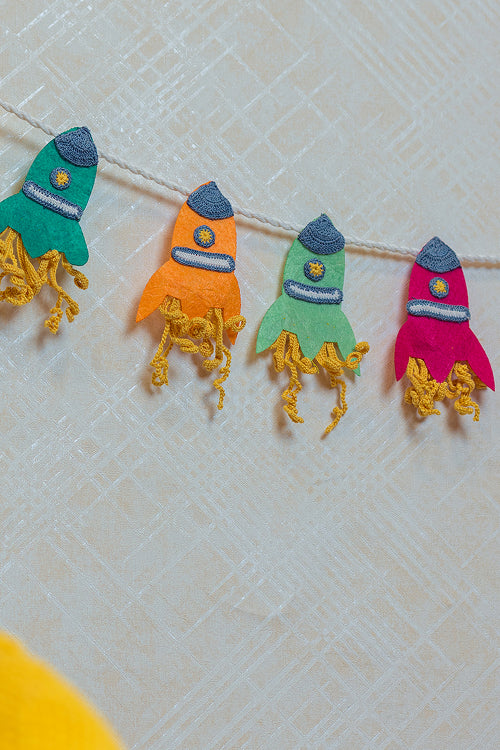 Samoolam Fly Me To The Moon ~ Kids Bunting