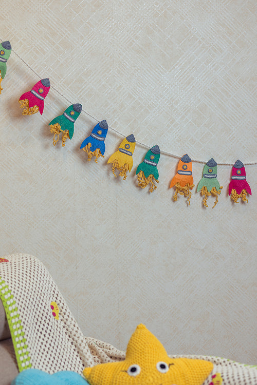 Samoolam Fly Me To The Moon ~ Kids Bunting