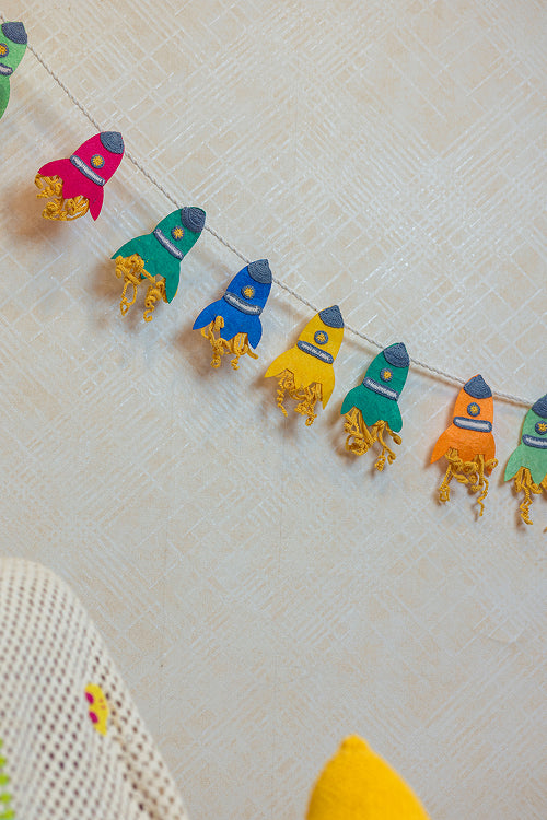 Samoolam Fly Me To The Moon ~ Kids Bunting