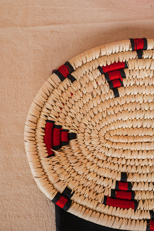 Kraftribe Grass Dining Mat(Red & Black)