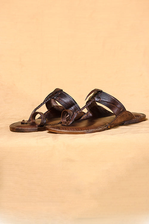 Men Tradition Meets Timelessness: Step Out In Style With Heritage Kolhapuri Chappals