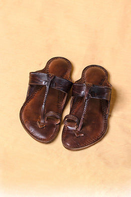 Men Tradition Meets Timelessness: Step Out In Style With Heritage Kolhapuri Chappals