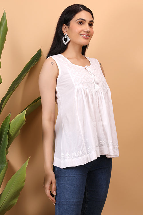 Shwet Women White Chikankari Sleevless Yoke Top