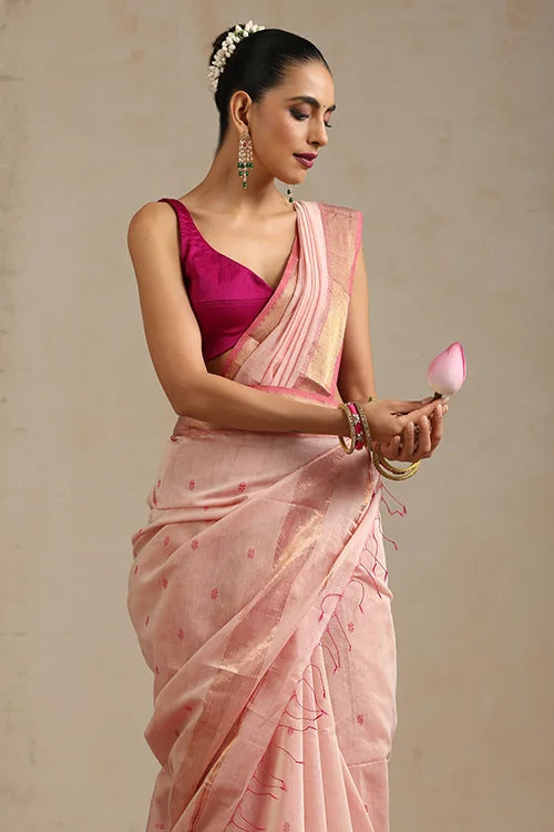 Handweave Maheshwari Handloom Peachy Pink Silk Cotton Zari Border Ruiphool Buti Saree.