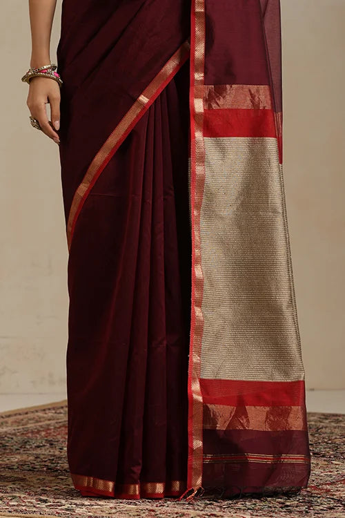 Handweave Maheshwari Handloom Wine Silk Cotton Kosa Pallu Saree With Zari Border.