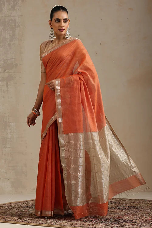 Handweave Maheshwari Handloom Halloween Sona Pallu Saree With Silver Zari Border.