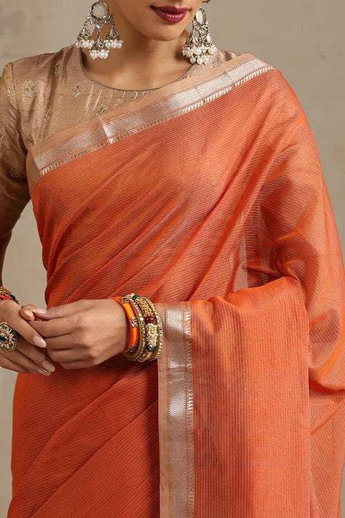 Handweave Maheshwari Handloom Halloween Sona Pallu Saree With Silver Zari Border.