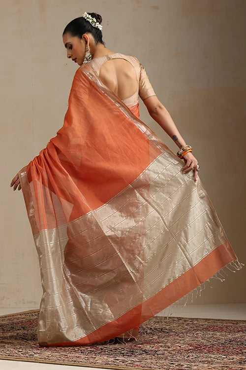 Handweave Maheshwari Handloom Halloween Sona Pallu Saree With Silver Zari Border.